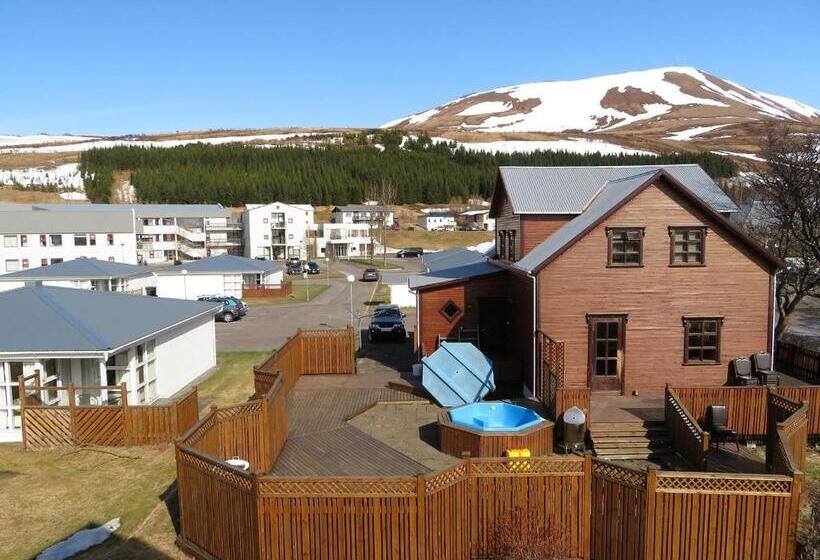 اتاق استاندارد با سرویس بهداشتی مشترک, Húsavík Green Hostel