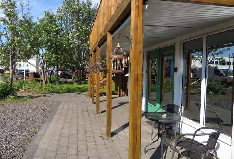 اتاق استاندارد با سرویس بهداشتی مشترک, Húsavík Green Hostel