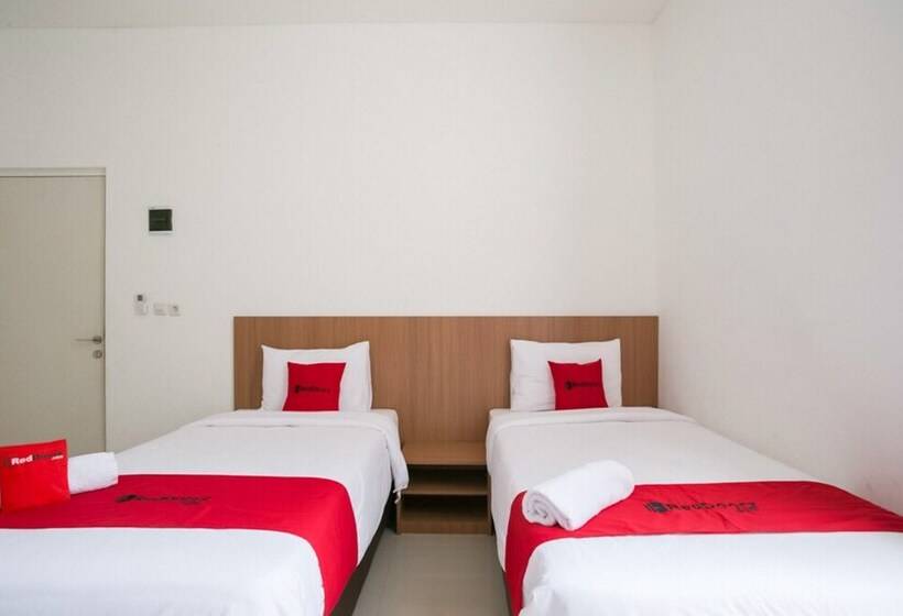 اتاق استاندارد, Reddoorz Syariah Near Lapangan Pancasila Simpang Lima