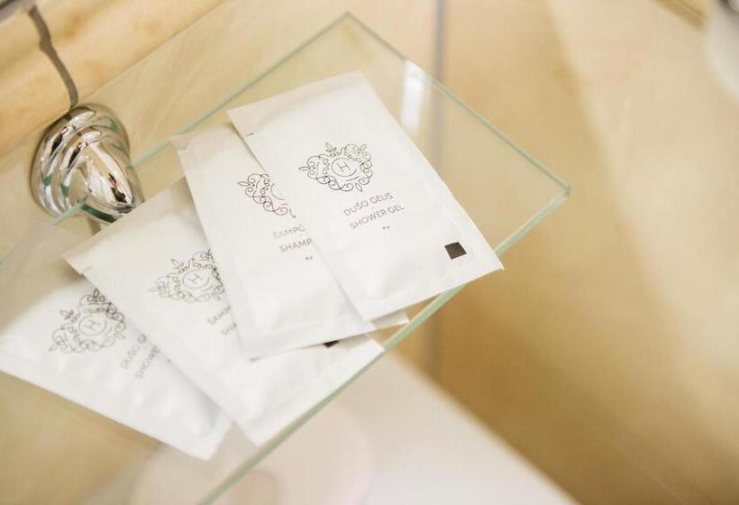 اتاق راحتی سه تخته, Central Hotel Radviliškis