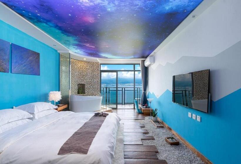 اتاق لوکس با بالکن و چشم‌انداز دریا, Ning House Lake View Inn
