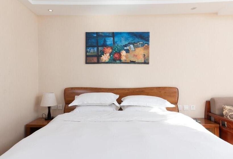 اتاق لوکس با بالکن و چشم‌انداز دریا, Ning House Lake View Inn