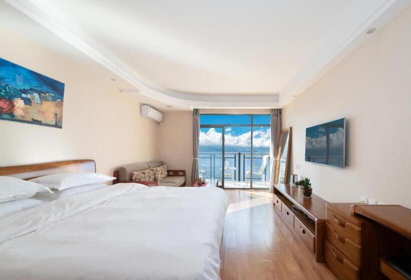 اتاق لوکس با بالکن و چشم‌انداز دریا, Ning House Lake View Inn