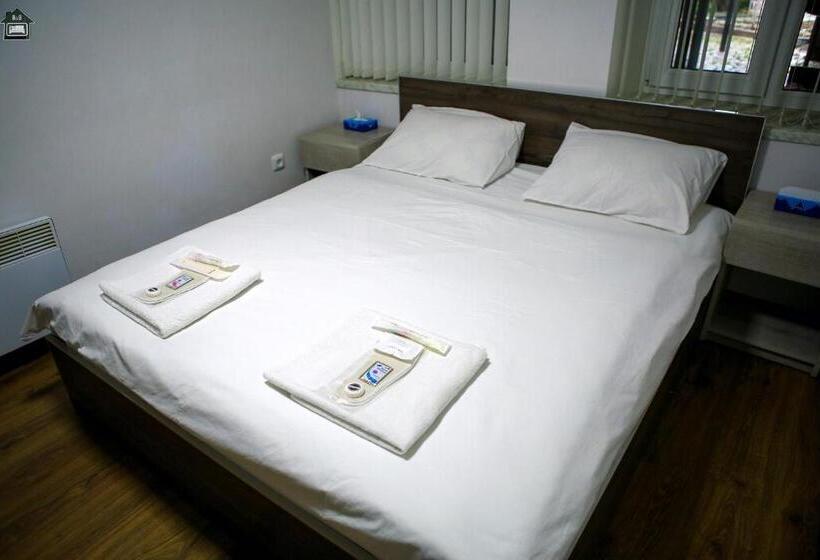 اتاق اکونومی, Guest House In Gyumri