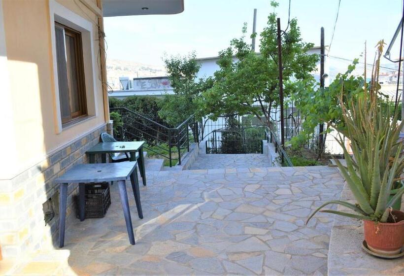 اتاق استاندارد با چشم‌انداز باغ, Villa Zeneli