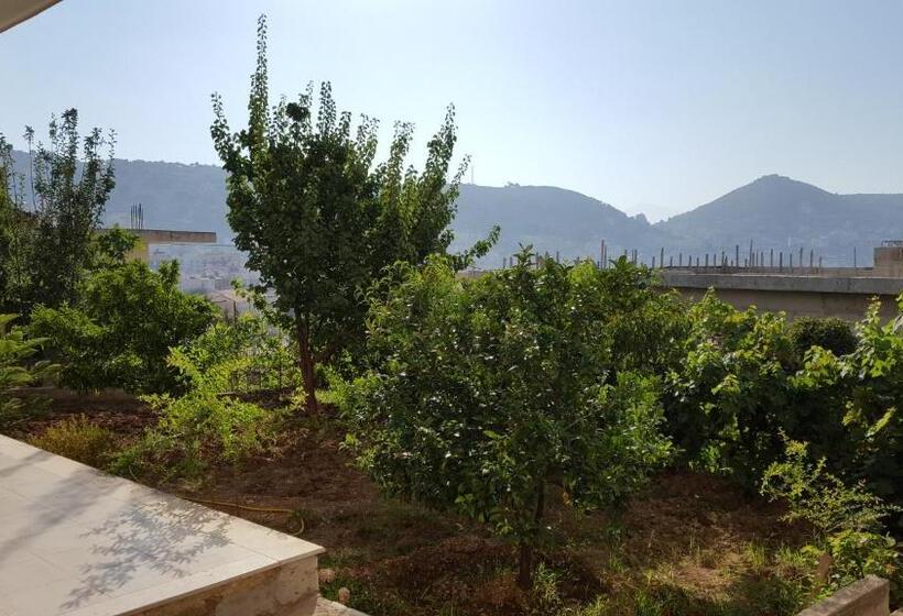 اتاق استاندارد با چشم‌انداز باغ, Villa Zeneli