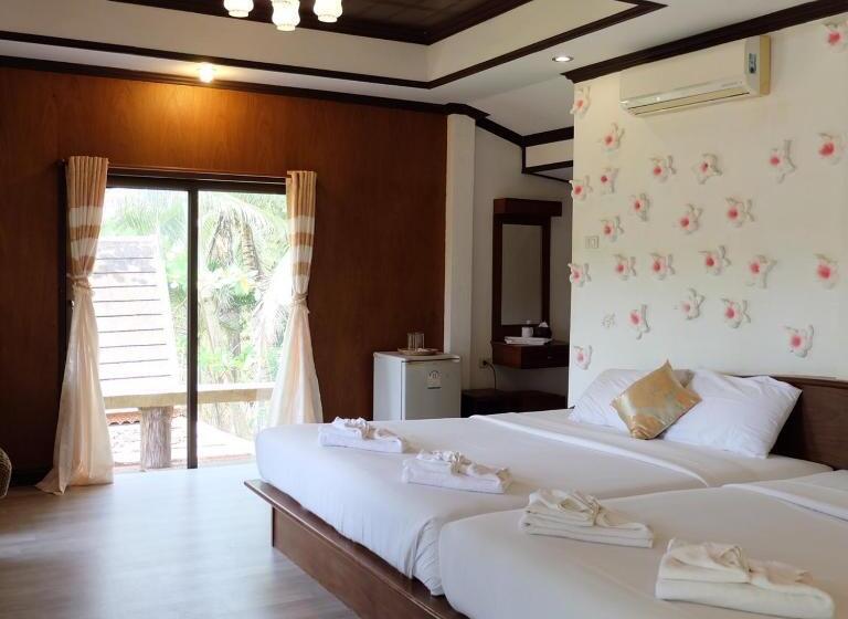 سوئیت جونیور خانوادگی, Suanya Kohkood Resort And Spa