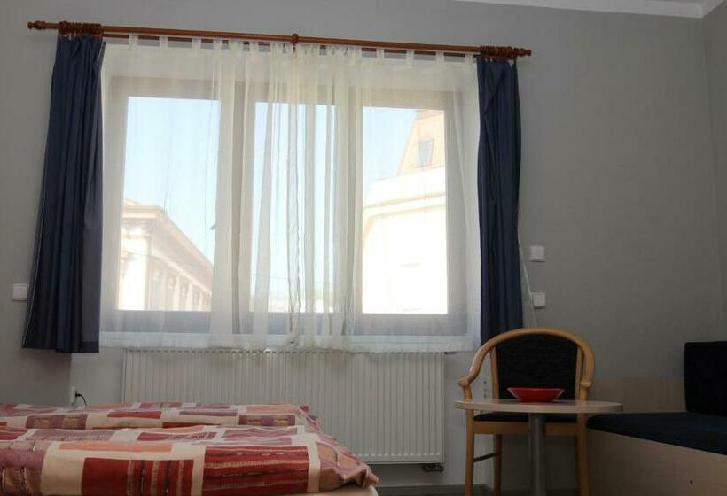 استودیوی استاندارد, Penzion Markéta Chrudim