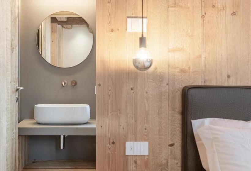 اتاق لوکس, Alla Stazion Locanda Nelle Dolomiti