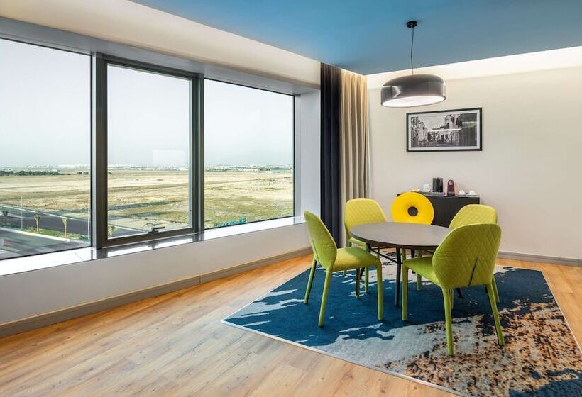سوییت جونیور, Park Inn By Radisson Jeddah Madinah Road