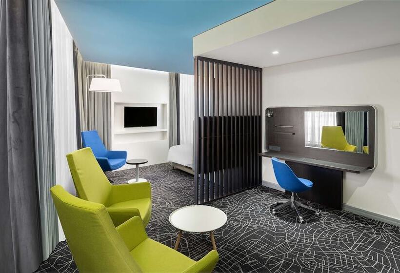 سوییت جونیور, Park Inn By Radisson Jeddah Madinah Road