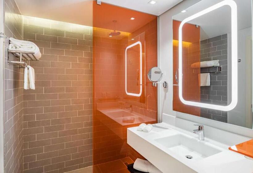 اتاق استاندارد با چشم‌انداز, Park Inn By Radisson Jeddah Madinah Road