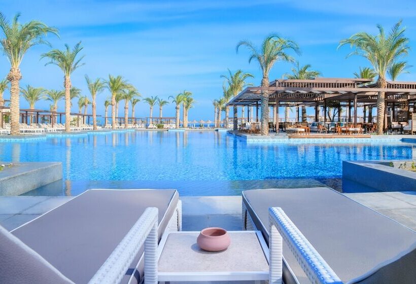 اتاق سوپریور با چشم‌انداز دریا, Iberotel Costa Mares