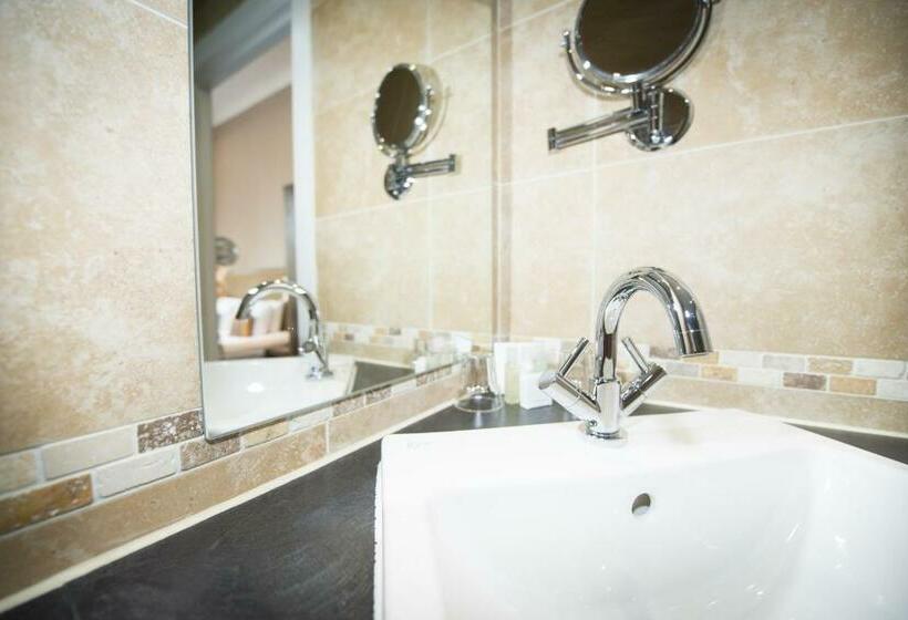 اتاق استاندارد با چشم‌انداز رودخانه, Columba Hotel Inverness By Compass Hospitality