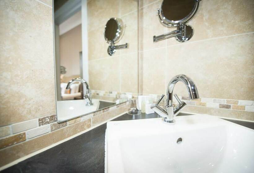 اتاق استاندارد با چشم‌انداز رودخانه, Columba Hotel Inverness By Compass Hospitality