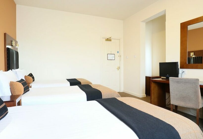 Quarto Triplo Estandar, Columba  By Compass Hospitality