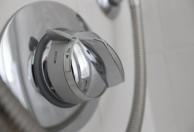 اتاق استاندارد, Corner House Hotel Gatwick With Bookable Holiday Parking