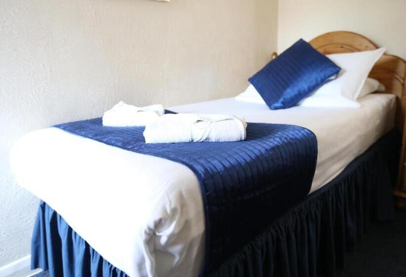 اتاق استاندارد یک تخته با سرویس بهداشتی مشترک, Corner House Hotel Gatwick With Bookable Holiday Parking