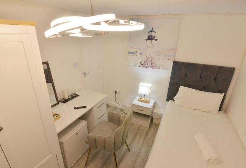 اتاق ساده سه‌ نفره, Anchor Guest House