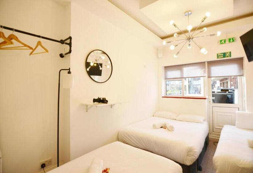اتاق استاندارد چهار تخته, Anchor Guest House