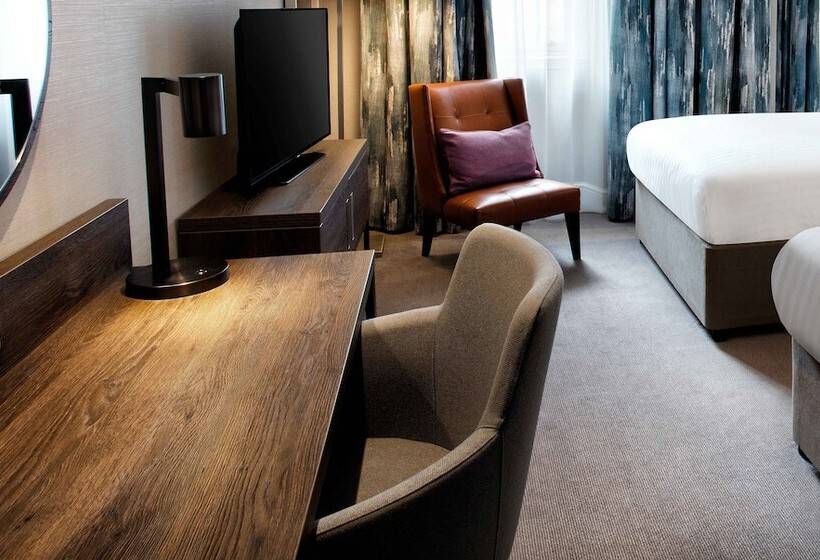 اتاق استاندارد با 2 تخت دوبل, Hilton Edinburgh Carlton