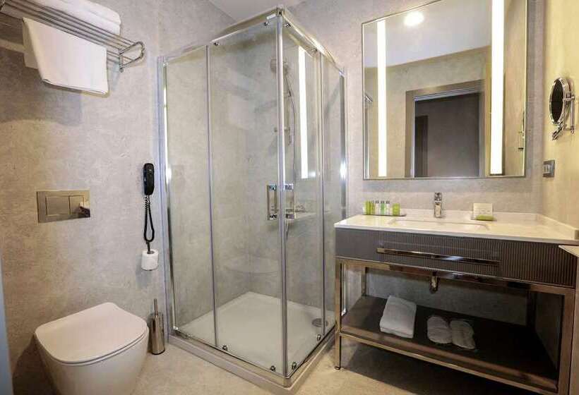 اتاق استاندارد با تخت بزرگ, Hilton Edinburgh Carlton