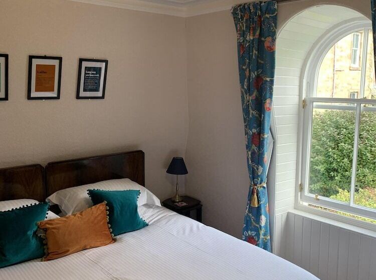 اتاق استاندارد, Leven House Bed And Breakfast