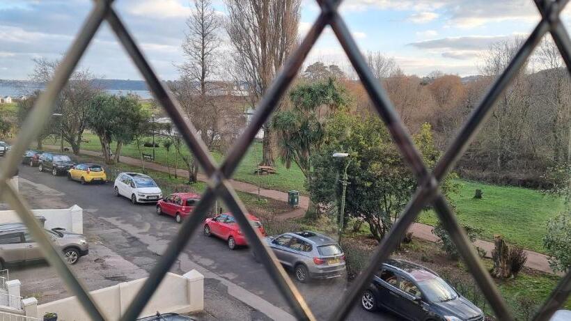اتاق سه نفره دلوکس با چشمانداز دریا, Rowcroft Lodge