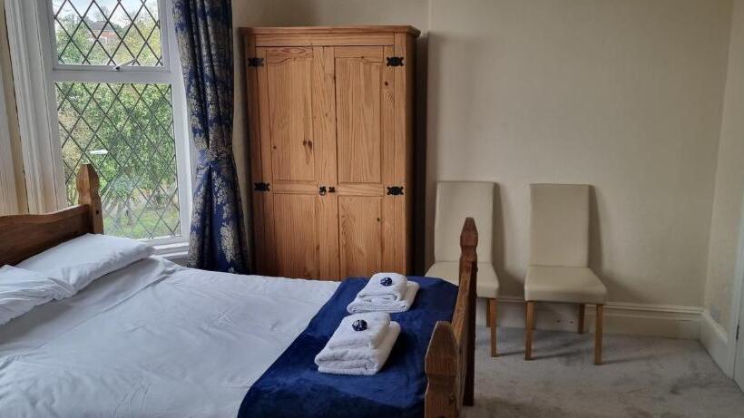 اتاق سه نفره دلوکس با چشمانداز دریا, Rowcroft Lodge