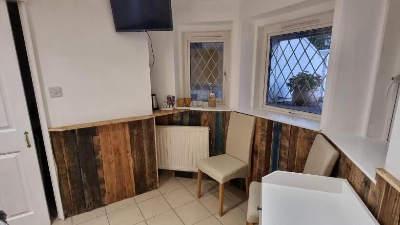اتاق استاندارد با تخت بزرگ, Rowcroft Lodge