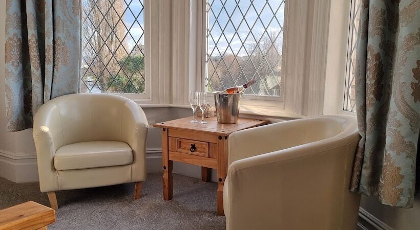 اتاق لوکس با چشمانداز دریا, Rowcroft Lodge