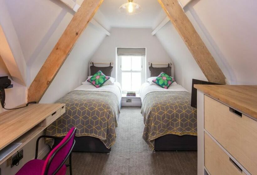 Deluxe Room, The Broadmead