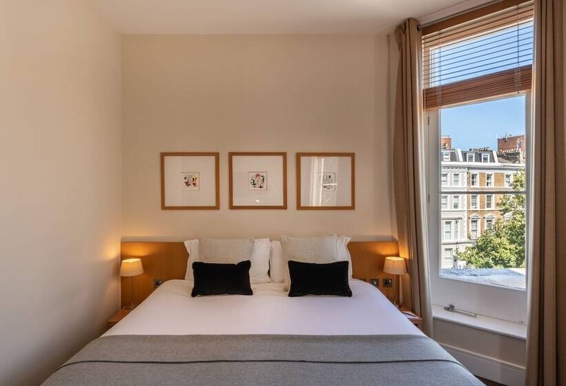 اتاق لوکس, The Resident Kensington