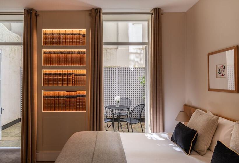 اتاق لوکس, The Resident Kensington