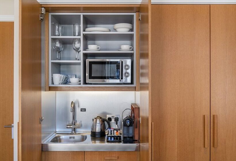 اتاق استاندارد با تخت‌های تاشو, The Resident Kensington