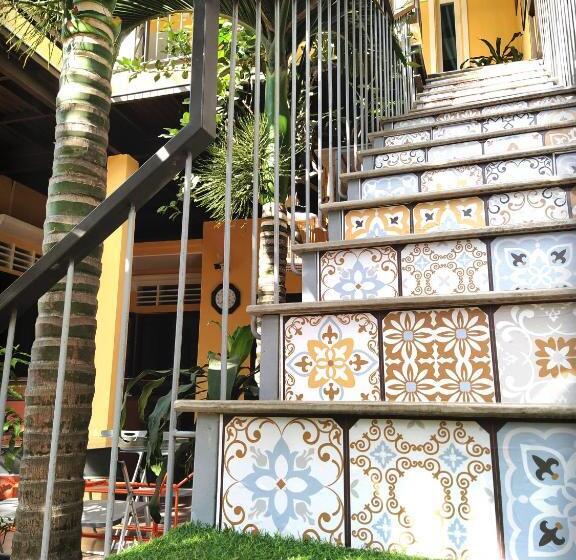تختخواب در اتاق مشترک, Q  Homestay Garden Villa
