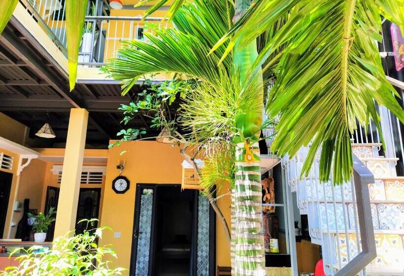 تختخواب در اتاق مشترک, Q  Homestay Garden Villa