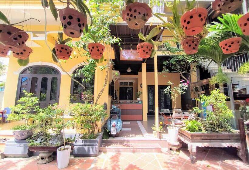 تختخواب در اتاق مشترک, Q  Homestay Garden Villa