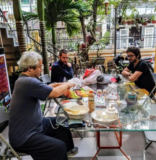 تختخواب در اتاق مشترک, Q  Homestay Garden Villa