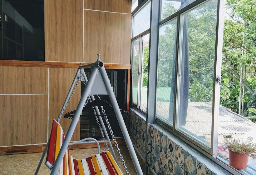 تختخواب در اتاق مشترک, Q  Homestay Garden Villa