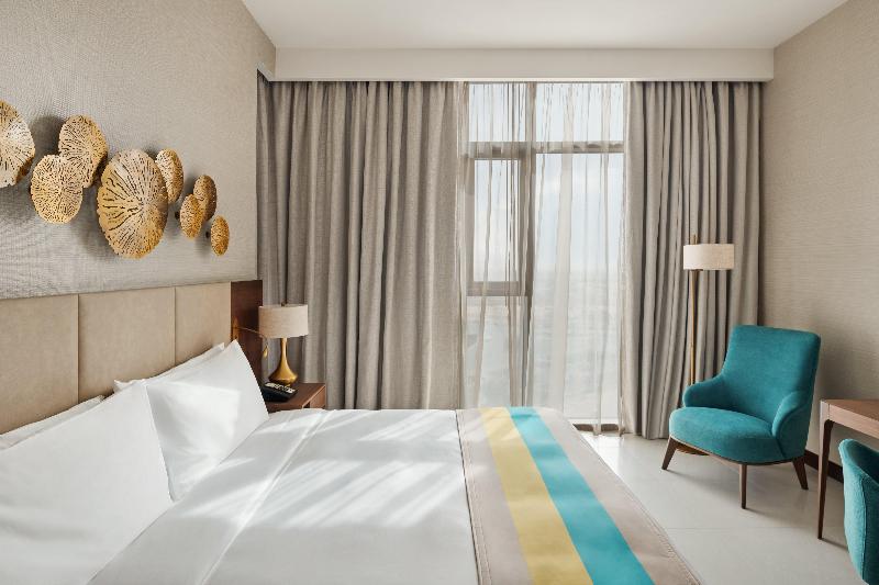 اتاق استاندارد با تخت بزرگ, Holiday Inn Dubai Al Maktoum Airport, An Ihg