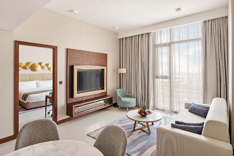 اتاق استاندارد با تخت بزرگ, Holiday Inn Dubai Al Maktoum Airport, An Ihg