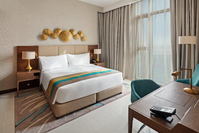 اتاق استاندارد با تخت بزرگ, Holiday Inn Dubai Al Maktoum Airport, An Ihg