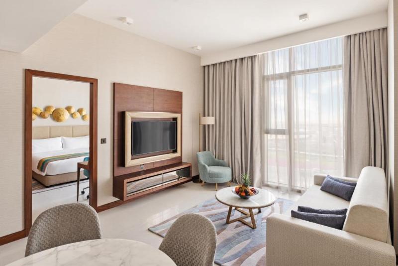 سوئیت با تخت بزرگ, Holiday Inn Dubai Al Maktoum Airport, An Ihg