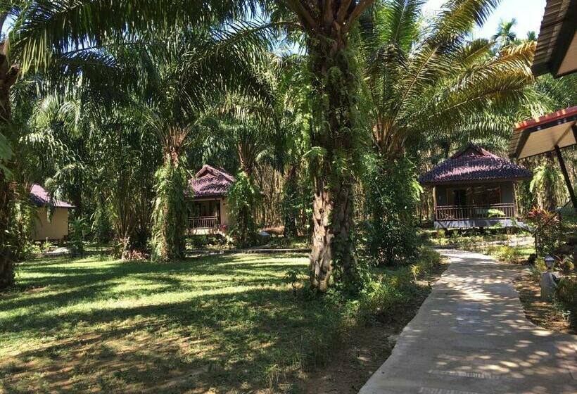 اتاق استاندارد با چشم‌انداز باغ, Khao Sok Palm Garden Resort