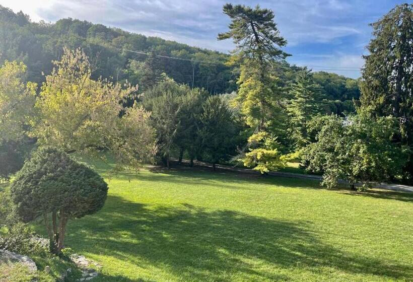 اتاق لوکس, Richard Lequet Domaine Gastronomique Du Val D Atur
