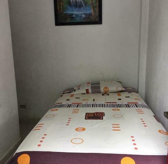 اتاق اکونومی یک تخته, Hostal Sarai