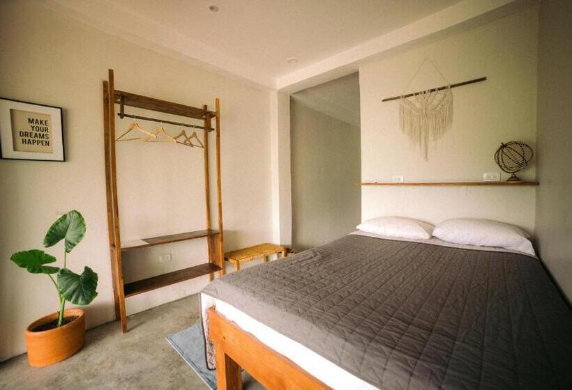 اتاق استاندارد, The Journey Hostel