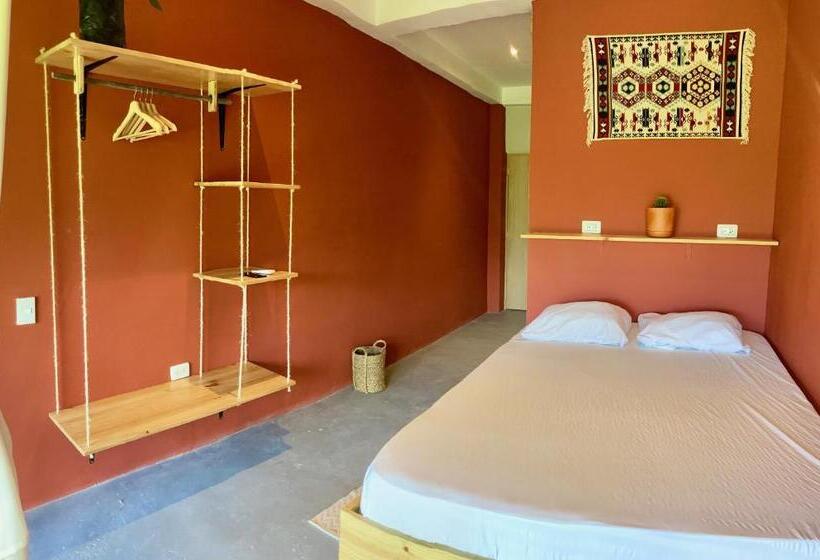 اتاق لوکس, The Journey Hostel