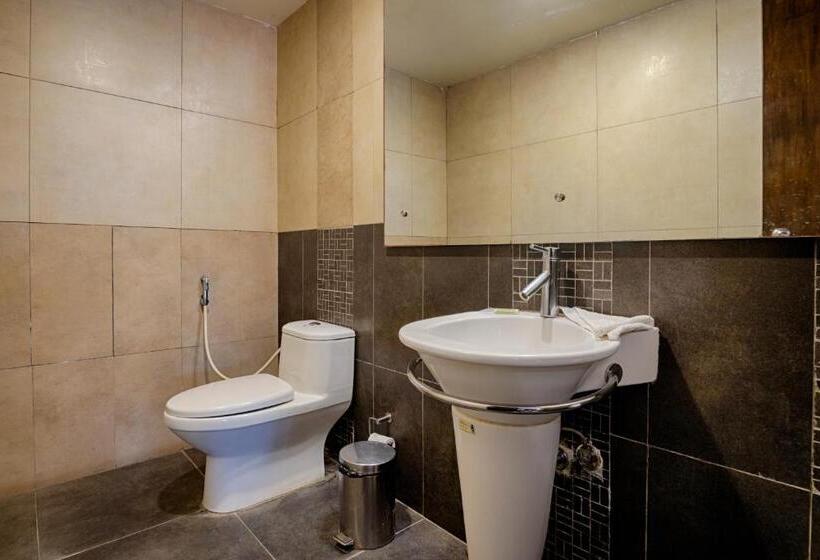 سوییت با چشم‌انداز استخر, Grand Serenaa Hotel And Resorts